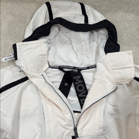 Free People Movement Peace Out Backpack Parachute Parka in Ivory M-L NWT - Picture 4 of 11